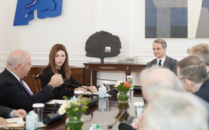 Συνεδρίαση για εθνικό απολυτήριο - φωτο ΑΠΕ - ΓΤΠ - Δ. ΠΑΠΑΜΗΤΣΟΣ