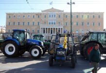 Αποχώρησαν τα τρακτέρ από το Σύνταγμα – Κανονικά διεξάγεται η κυκλοφορία στην Αθήνα