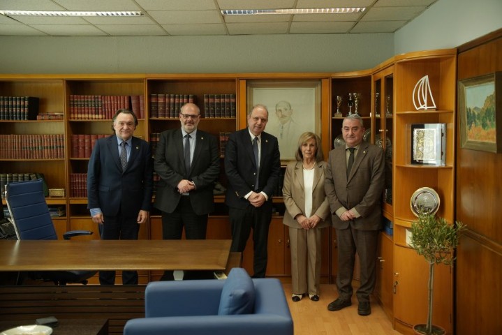 Π.Κ.Μ: Συνάντηση της Α. Αηδονά με τις Πρυτανικές Αρχές του ΑΠΘ και επίσκεψη στην ενοποιημένη βιβλιοθήκη της Σχολής Θετικών Επιστημών που χρηματοδοτήθηκε μέσω ΕΣΠΑ