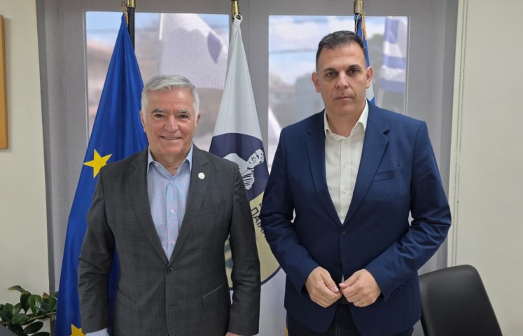 Περιοδεία του Γιώργου Καραμέρου σε Παιανία και Γλυκά Νερά