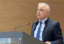 Ο Υφυπουργός Ανάπτυξης, Λάζαρος Τσαβδαρίδης, επισκέφθηκε την Κομοτηνή ως μέλος κυβερνητικού κλιμακίου προκειμένου να συμμετάσχει στην παρουσίαση του Τοπικού Σχεδίου Ανάπτυξης της Περιφερειακής Ενότητας Ροδόπης.