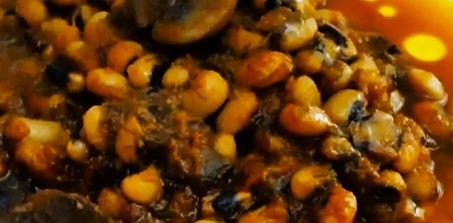 Μαυρομάτικα φασόλια γιαχνί με μάραθο και μανιτάρια 1