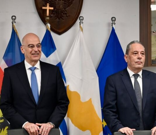 Νίκος Δένδιας και Βασίλης Πάλμας φωτο ΑΠΕ ΥΠΕΘΑ