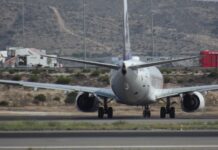 Αεροπλάνο συγκρούστηκε πυροσβεστικό όχημα στο αεροδρόμιο LaGuardia της Ν. Υόρκης – Δύο νεκροί