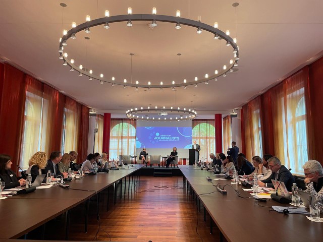 ΓΓΕΕ ΣΥΝΑΝΤΗΣΗ ΤΟΥ ΟΑΣΕ ΑΣΦΑΛΕΙΑ ΔΗΜΟΣΙΟΓΡΑΦΩΝ Φ2