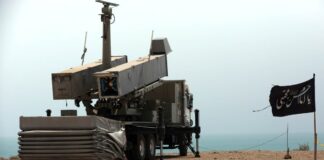 Το Ιράν επιτίθεται σε κράτη του Κόλπου, απειλεί με «καταστροφικά» αντίποινα αν ο πρόεδρος των ΗΠΑ Τραμπ κάνει πράξη τις απειλές του