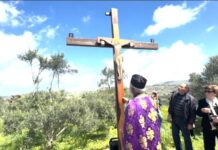 ΕΙΔΗΣΕΙΣ ΣΕ ΒΙΝΤΕΟ: Σε κλίμα κατάνυξης η αναπαράσταση της πορείας προς τον Γολγοθά στο χωριό Ζωφόροι στην Κρήτη