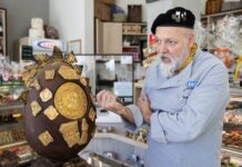 Αβγά-γίγας, Ακύλας και πρωτότυπες λαμπάδες – Το Πάσχα στην αγορά της Θεσσαλονίκης