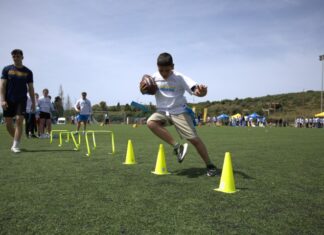 Εκατοντάδες παιδιά συμμετείχαν στο πρώτο NFL Flag Football Camp στη Μεσσηνία από τους Los Angeles Chargers 2 NFL Flag Football Camp Methoni