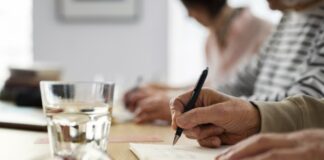 Υγεία: Η ταχύτητα γραφής πιθανό σημάδι γνωστικής έκπτωσης στους ηλικιωμένους