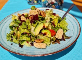Καλοκαιρινή σαλάτα superfood – Mια απίθανη σαλάτα