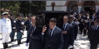 ΕΙΔΗΣΕΙΣ ΣΕ ΒΙΝΤΕΟ: Κηδεία Γιώργου Σουφλιά – Στο κοιμητήριο Παπάγου το τελευταίο αντίο στον Γ. Σουφλιά