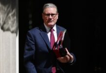 Κιρ Στάρμερ: Η Βρετανία θα προμηθεύσει με ουράνιο την Ουκρανία, θα σκληρύνει τις κυρώσεις στη Ρωσία