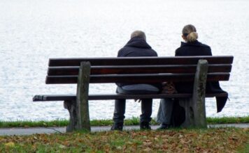 Ψυχολογία: Η ουσιαστική επικοινωνία: το θεμέλιο κάθε υγιούς σχέσης – Γράφει ο ψυχολόγος Γιάννης Ξηντάρας άνδρας και γυναίκα
