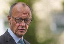 Ανάλυση Politico: Ο Μερτς χωρίς σχέδιο «διάσωσης» απέναντι στην Ακροδεξιά