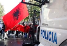 Αλβανία: Τεταμένη παραμένει η κατάσταση στα Τίρανα. – ‘Έκκληση για διάλογο απευθύνει ο Ράμα
