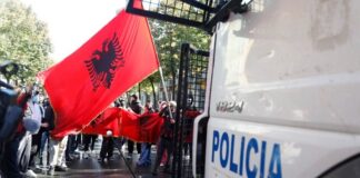 Αλβανία: Τεταμένη παραμένει η κατάσταση στα Τίρανα. – ‘Έκκληση για διάλογο απευθύνει ο Ράμα